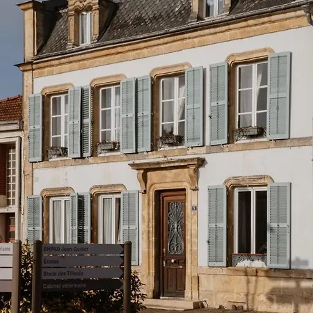 Romantic French Family Tatil Evi
